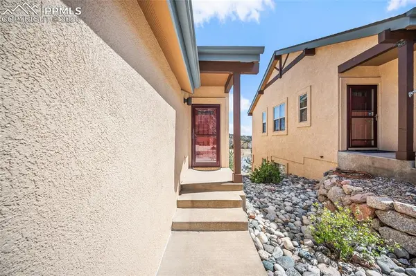 5817 Canyon Reserve HTS, Colorado Springs, CO 80919