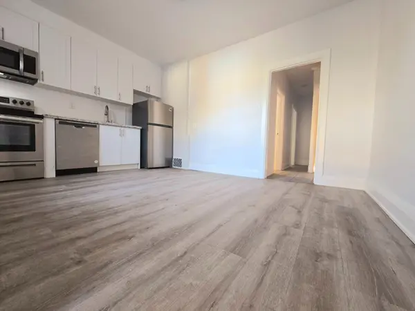 685 Greenwood AVE #MAIN, Toronto E03, ON M4J 4B6