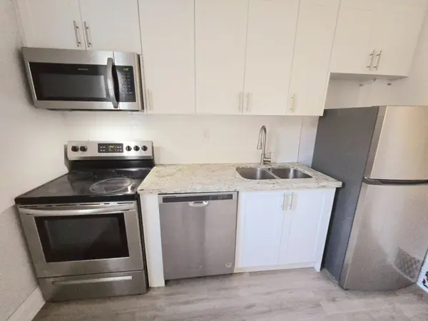 685 Greenwood AVE #MAIN, Toronto E03, ON M4J 4B6