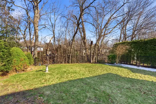 565 Charrington AVE, Oshawa, ON L1G 7L7