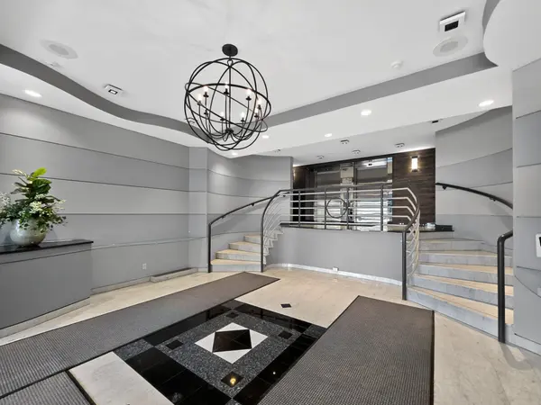 75 Ellen ST #1004, Barrie, ON L4N 7R6