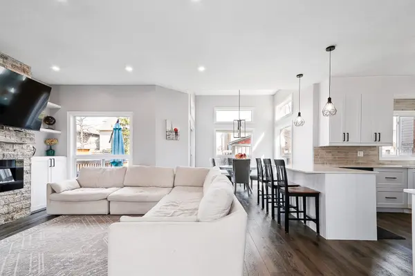 325 Holden ST, Collingwood, ON L9Y 0E3