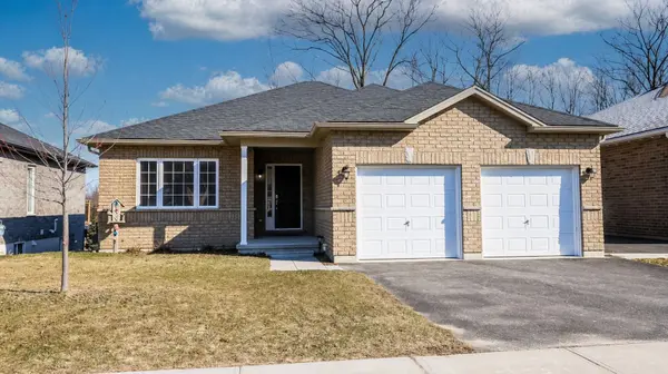 28 Hunter AVE, Tay, ON L0K 2A0