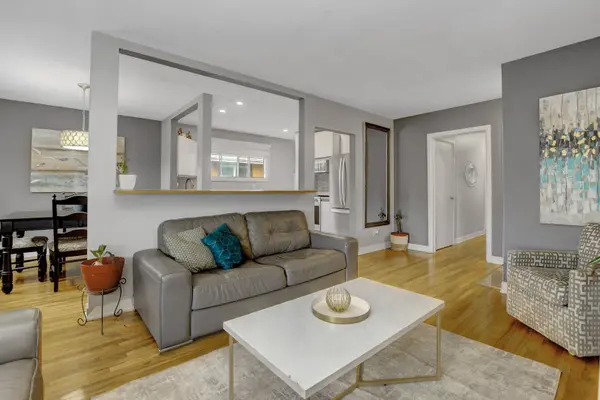 2424 Heaton AVE, Elmvale Acres And Area, ON K1G 1J2