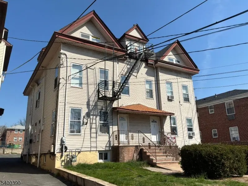 225 Murray St, Elizabeth City, NJ 07202