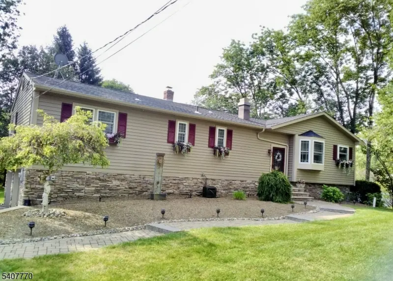 3 Birchwood Dr, Vernon Twp., NJ 07460