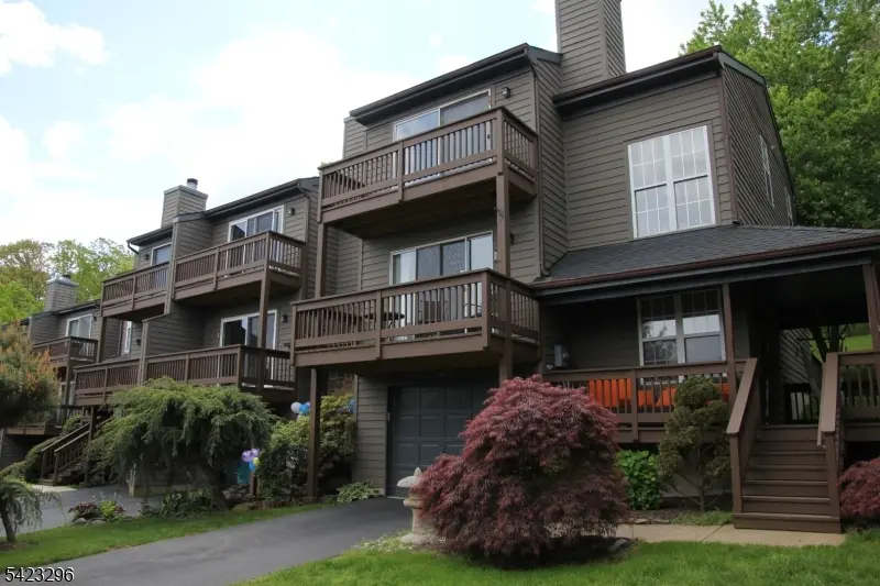 37 Melrose, Montgomery Twp., NJ 08540