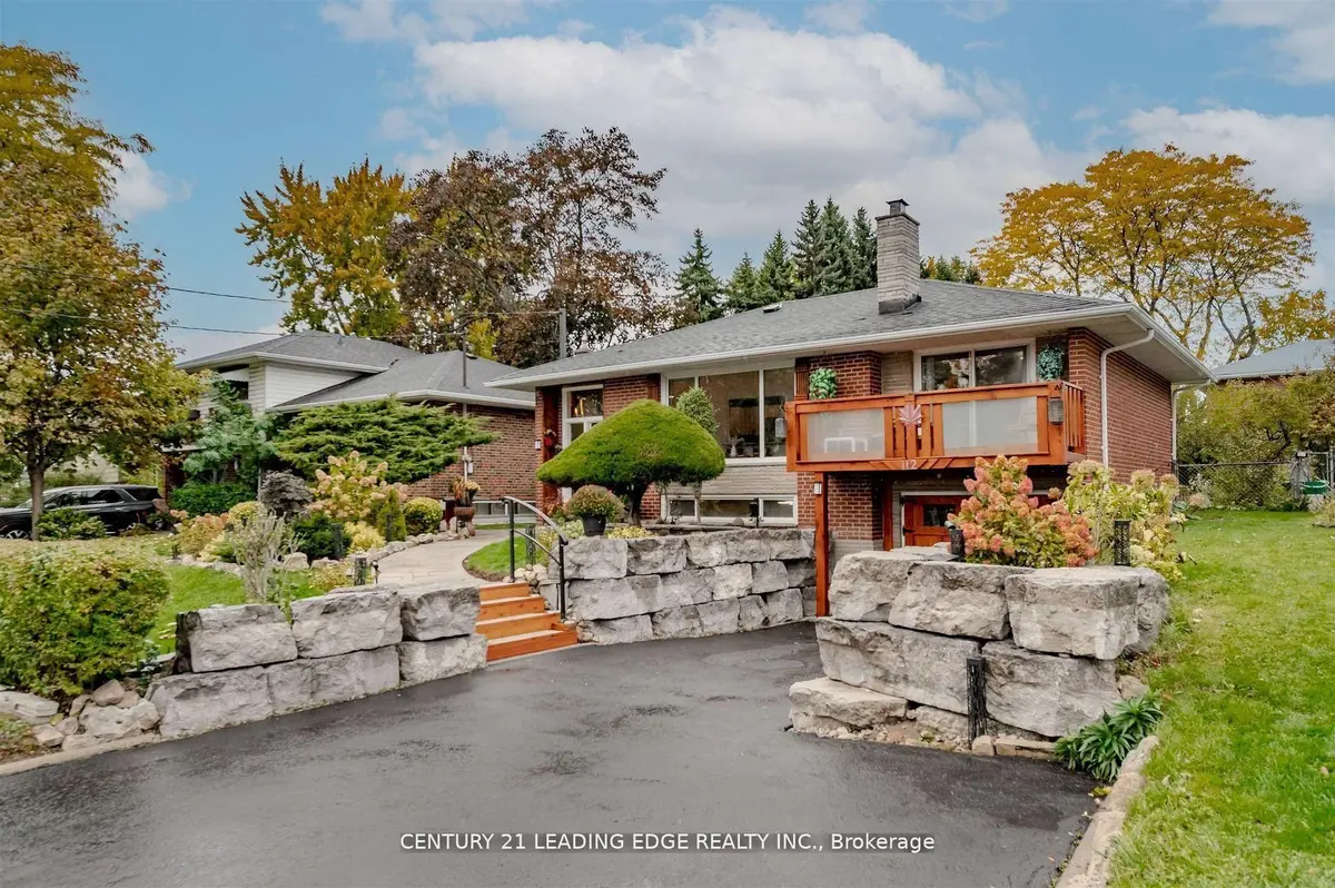 112 Wyndcliff CRES, Toronto C13, ON M4A 2K3