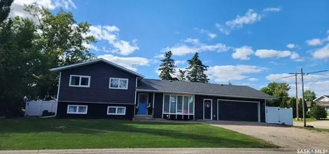 613 Peters AVENUE, Oxbow, SK S0C 2B0