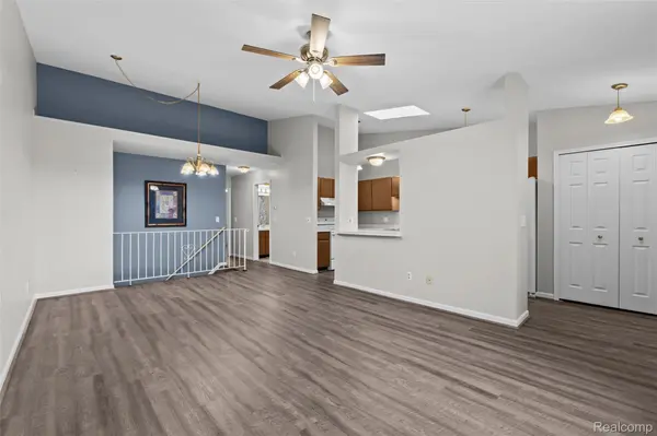 62072 Yorktown - Unit 4, South Lyon, MI 48178