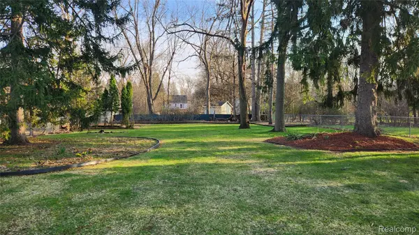 29513 Greenland ST, Livonia, MI 48154