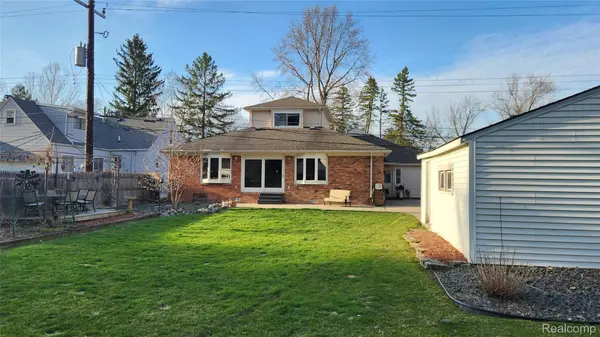 29513 Greenland ST, Livonia, MI 48154