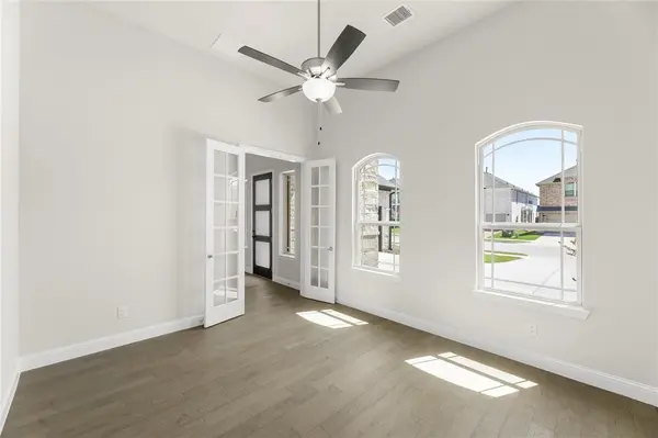 3907 Lochwood Drive, Rowlett, TX 75088