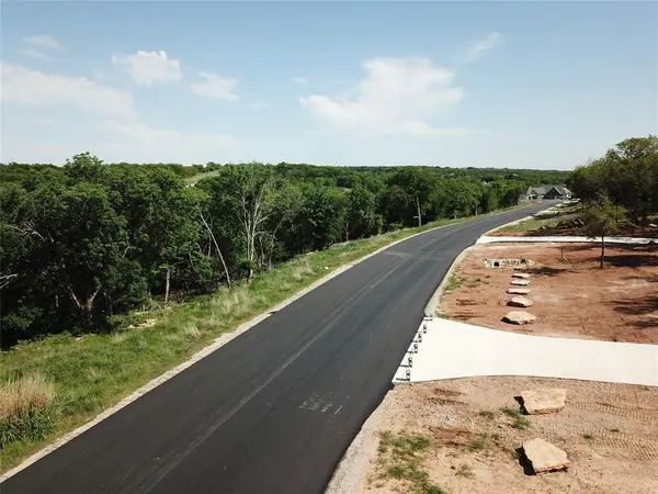 157 Hanna Oak Court, Bridgeport, TX 76426