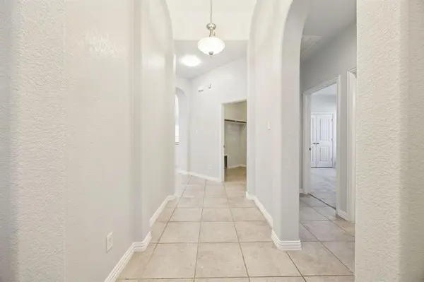 725 Gray Washington Drive, Saginaw, TX 76179