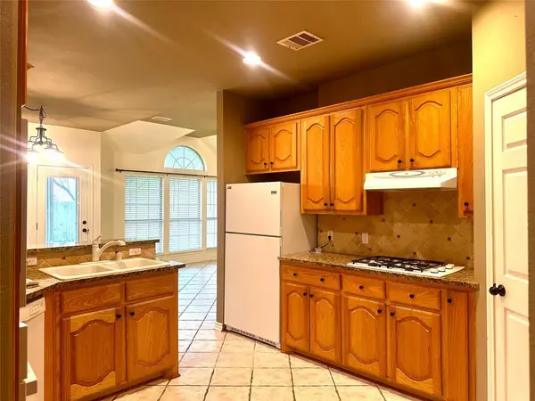 1410 Oxford Drive, Mansfield, TX 76063