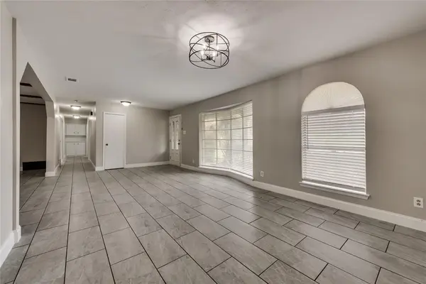 926 Hampshire Street, Grand Prairie, TX 75050