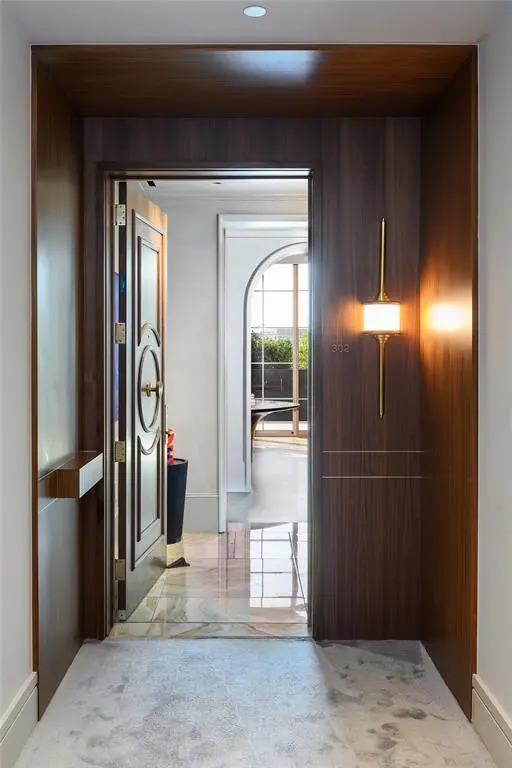 4205 Buena Vista Street #302, Dallas, TX 75205