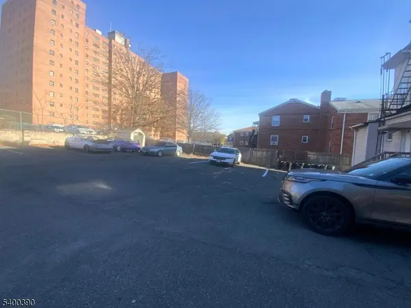 225 Murray St, Elizabeth City, NJ 07202