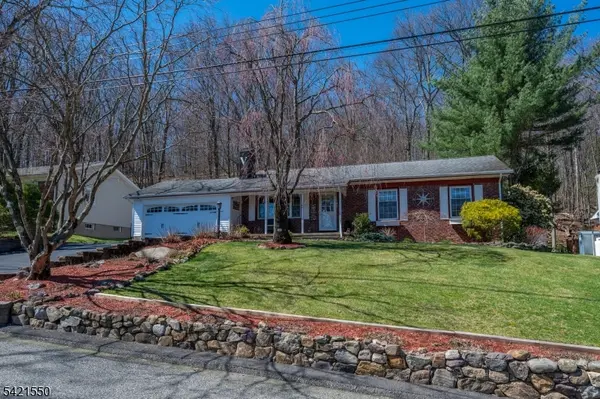 2 Upper High Crest Dr, West Milford Twp., NJ 07480