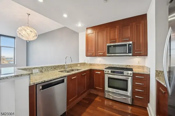 8100 River Rd #209, North Bergen Twp., NJ 07047