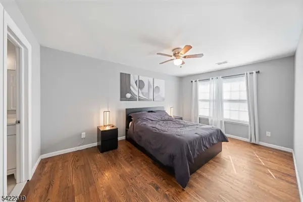 2706 Lighthouse Ln, Sayreville Boro, NJ 08859