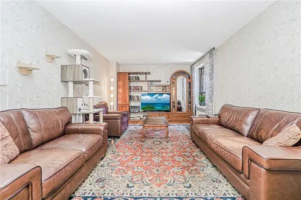 2140 Knapp ST #4D, Brooklyn, NY 11229