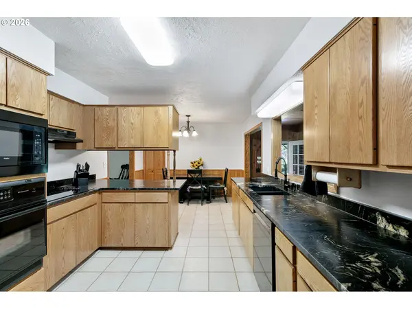 1295 BETTY LN, Eugene, OR 97404