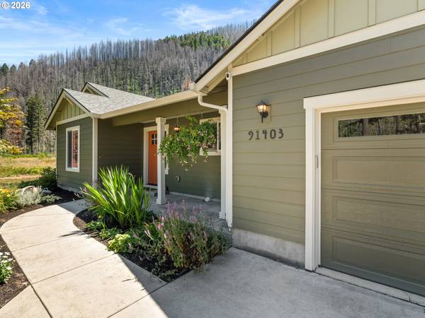91403 Marbrook LN, Blue River, OR 97413