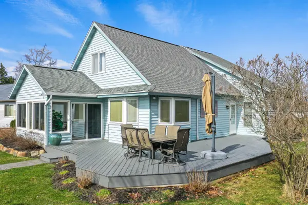 7201 Holiday DR, Morton Twp, MI 49346