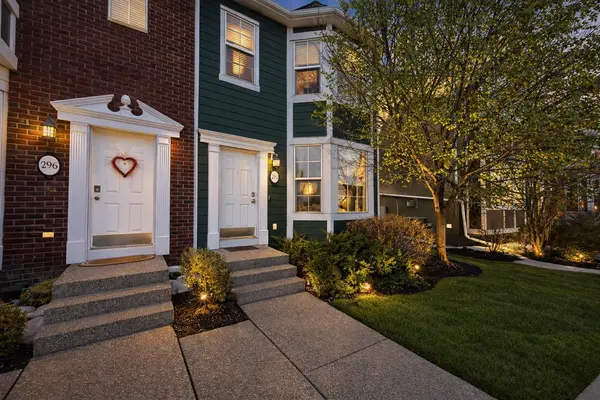 292 Rainbow Falls DR, Chestermere, AB T1X 0E4