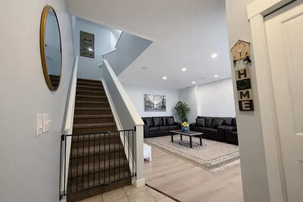 292 Rainbow Falls DR, Chestermere, AB T1X 0E4