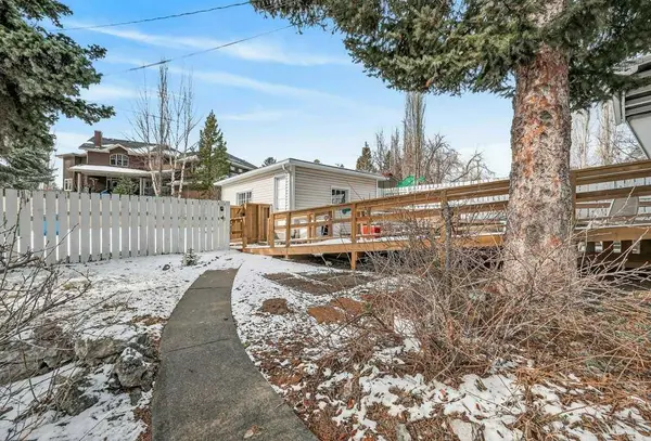 347 47 AVE SW, Calgary, AB T2S 1C1