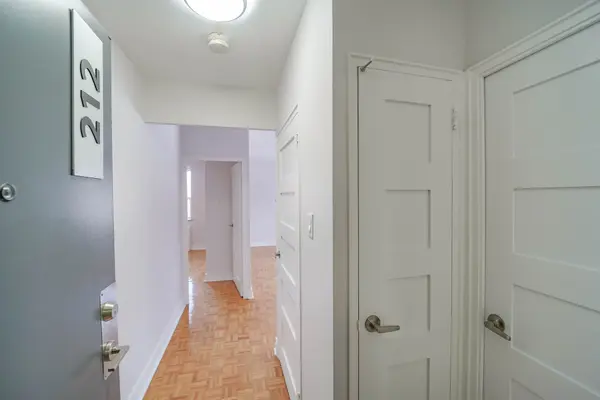 1291 Bayview AVE N #212, Toronto C11, ON M4G 2Z9