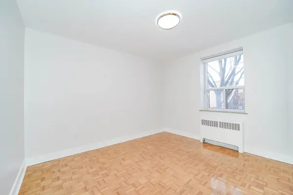 1291 Bayview AVE N #212, Toronto C11, ON M4G 2Z9