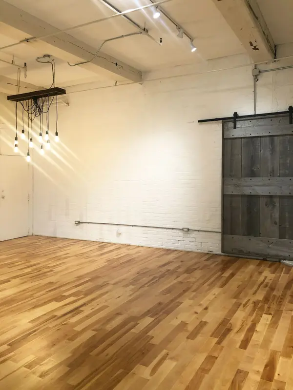 65 Bellwoods AVE #1st and 2nd Floors, Toronto C01, ON M6J 3N4