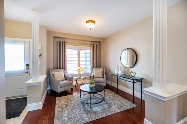 892 Barbados ST, Oshawa, ON L1J 0A5