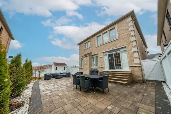 2 Tesla CRES, East Gwillimbury, ON L9N 0T3