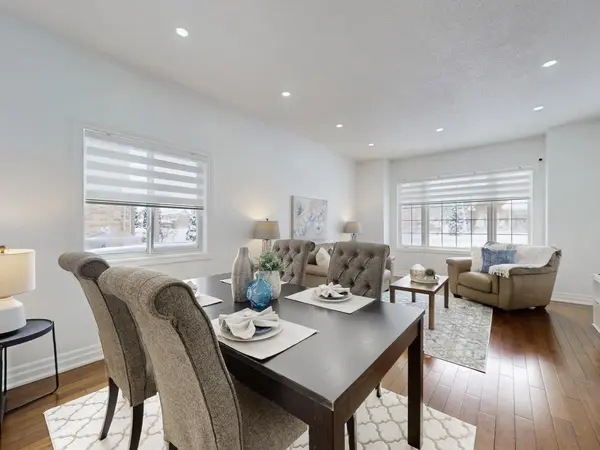 19 Thrushwood DR, Barrie, ON L4N 0Z1