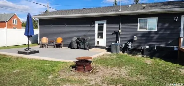 613 Peters AVENUE, Oxbow, SK S0C 2B0