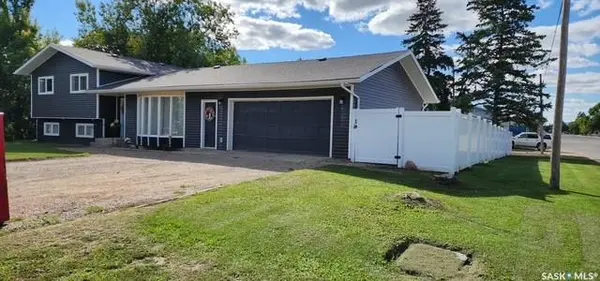 613 Peters AVENUE, Oxbow, SK S0C 2B0
