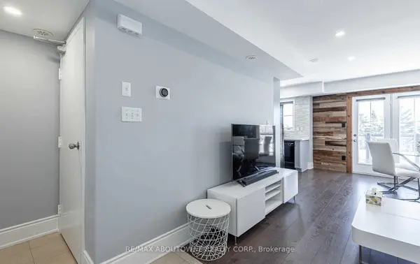 2557 Sixth Line #8, Oakville, ON L6H 0H7