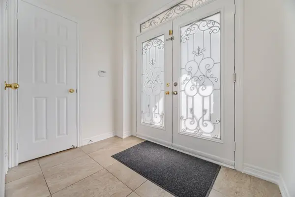 5 Freedom Oaks TRL #Upper, Brampton, ON L6P 3L1