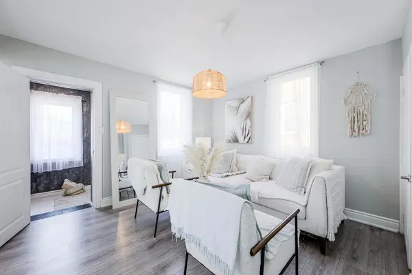 19 Troy ST, Mississauga, ON L5G 1S6