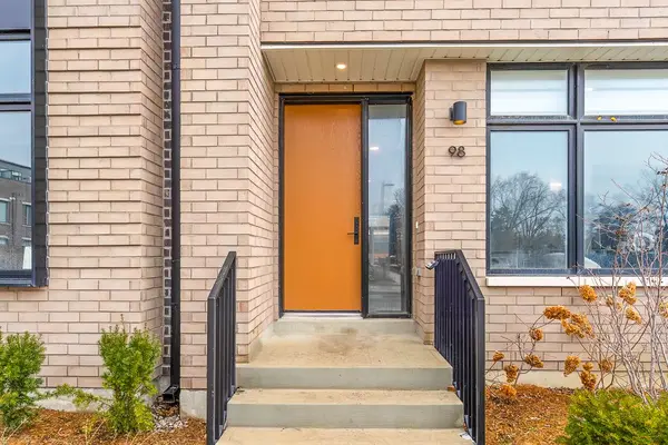 35 Lou Parson WAY #98, Mississauga, ON L5H 0B2