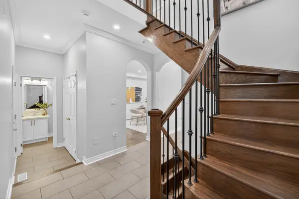 2416 Village Common, Oakville, ON L6M 0S2