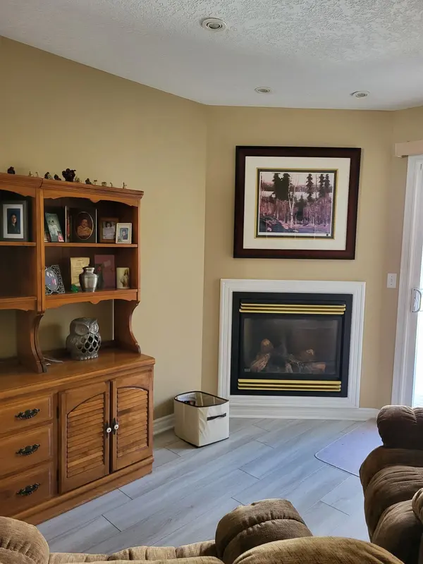 71 Finch DR, Belleville, ON K8P 5L4