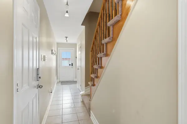 90 Edenvale DR #206, Kanata, ON K2K 3N8