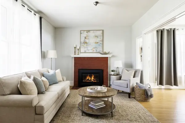 1177 Montreal RD, Cornwall, ON K6H 1E3