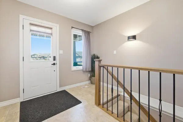 20 Chinook ST, Belleville, ON K8P 0C4